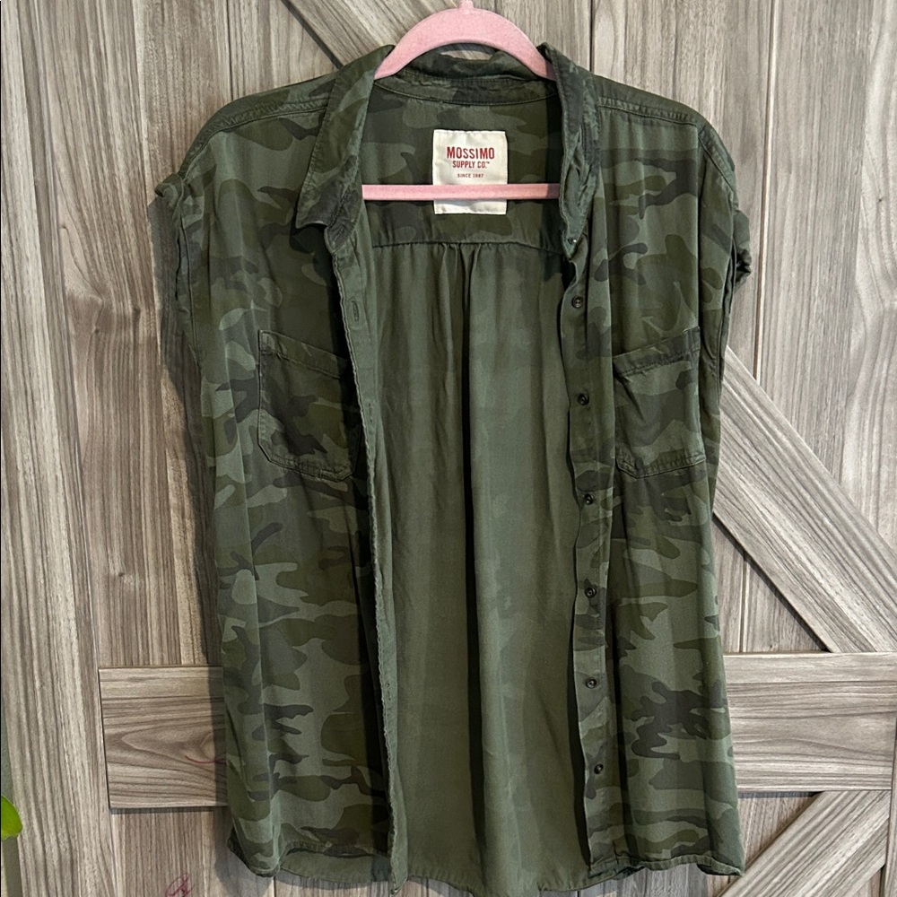 Mossimo Supply Co. Green Camo Top